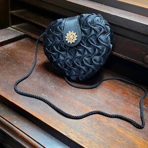Elegant Black Heart-Shaped Women's Bag